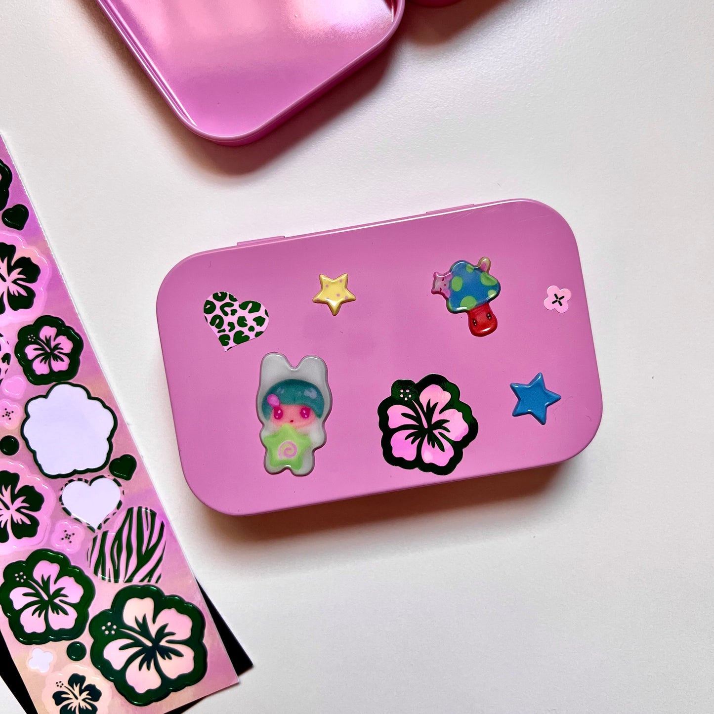 علبة معدنية صغيرة 🩷