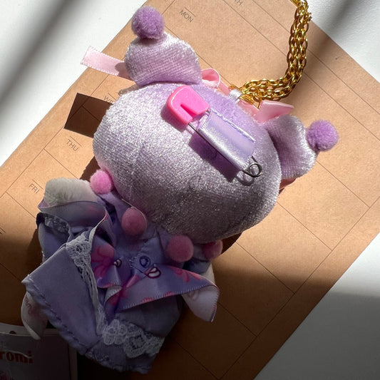 دمية Kuromi بمدالية ذهبية