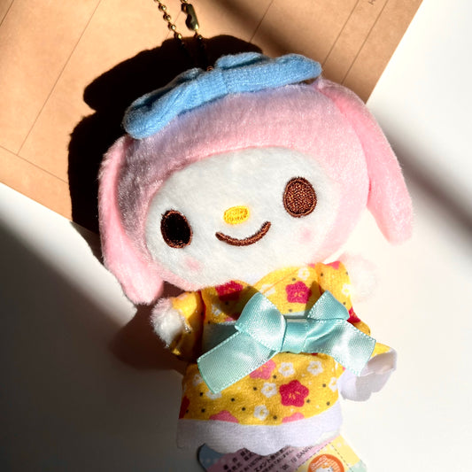 دمية hello kitty و my melody بمدالية