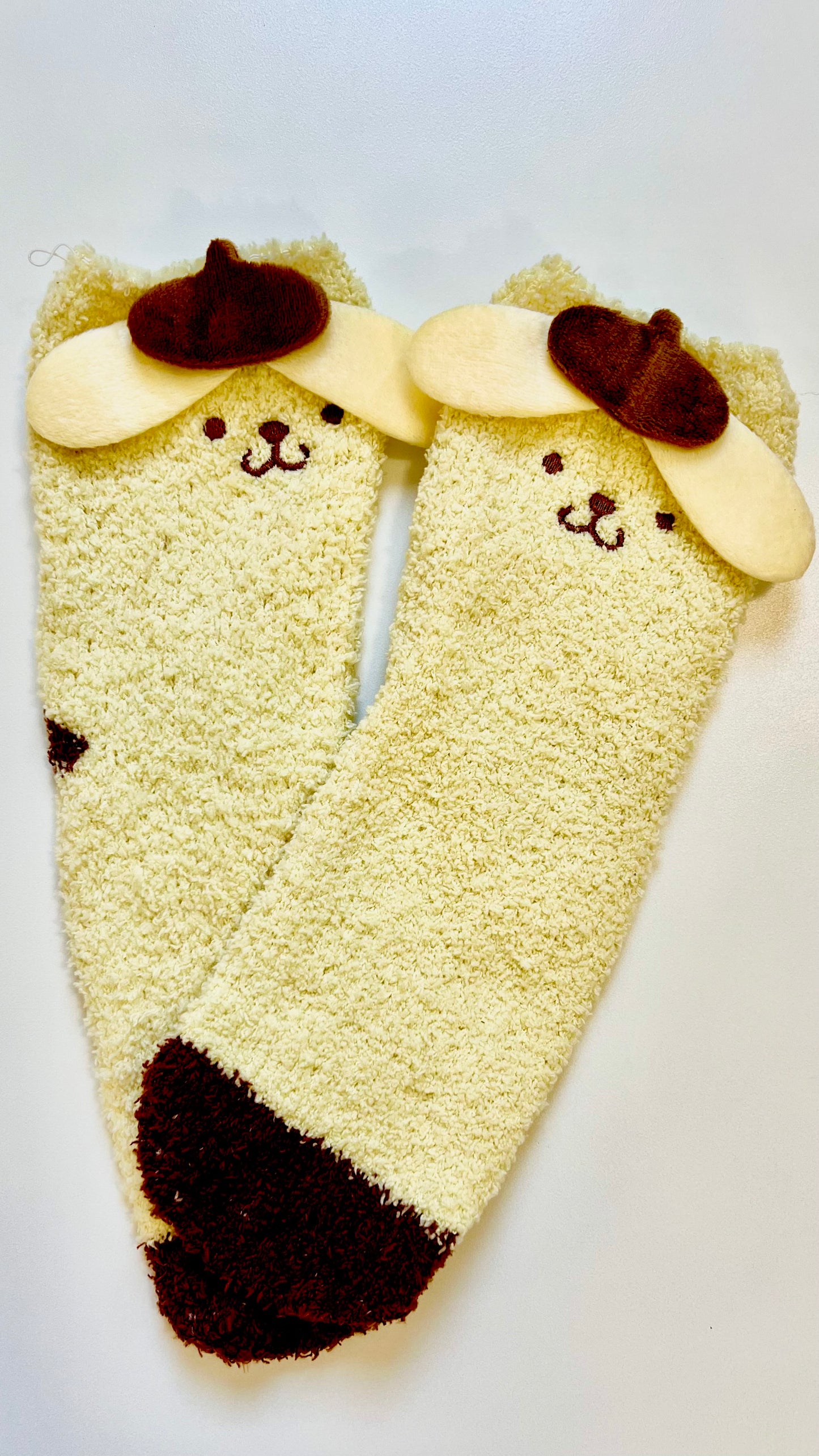 جوارب مخملية سميكة لشخصيات sanrio ❣️