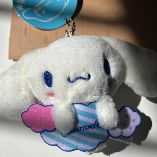 دمية cinnamoroll بمدالية