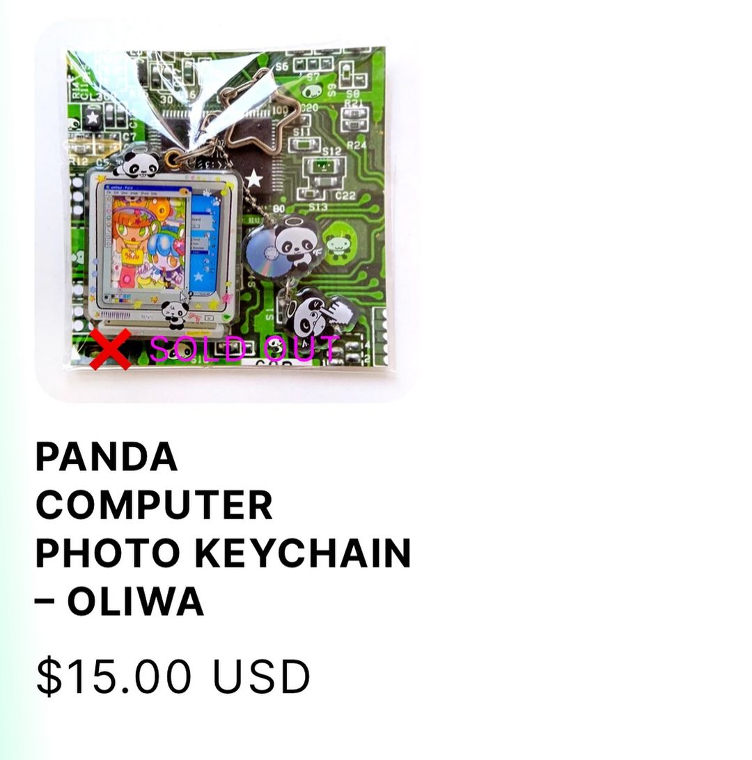 مدالية الة حاسبة مصغرة 💽 من المصممة @oliwabiu