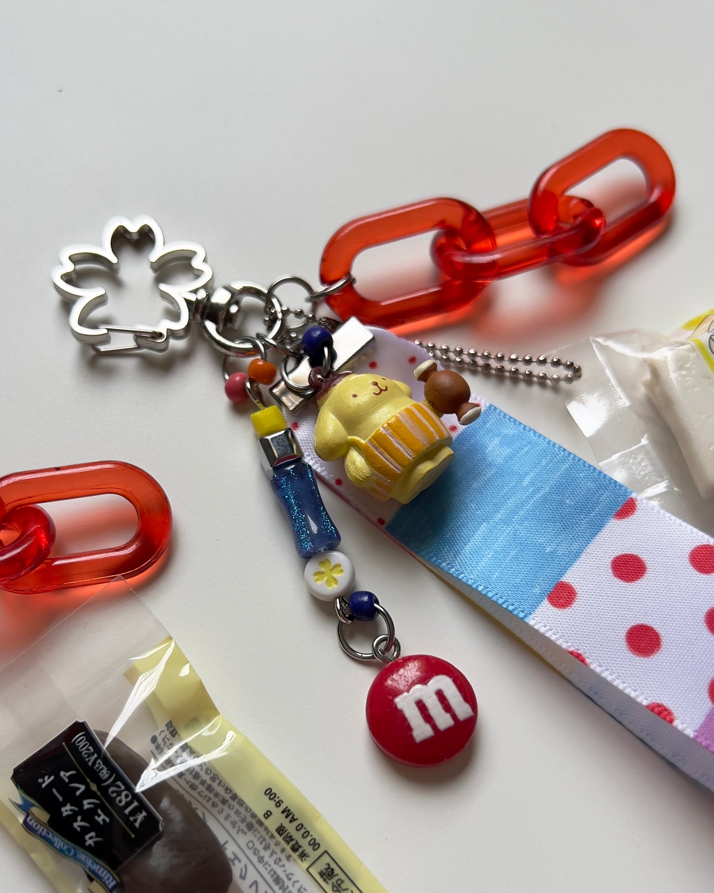 مدالية pompompurin x sweets