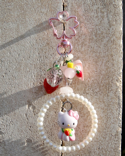 مدالية hello kitty